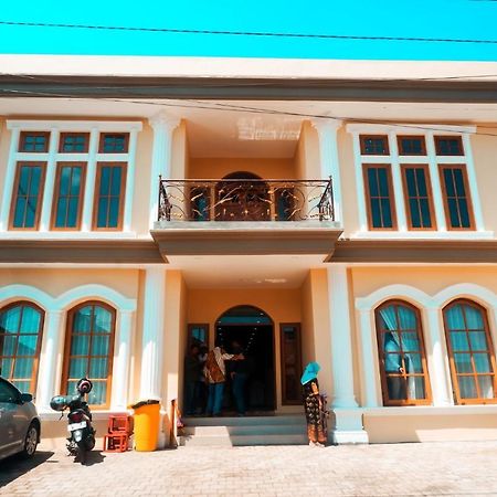 Bluefire Homestay Syariah Banyuwangi  Exterior foto